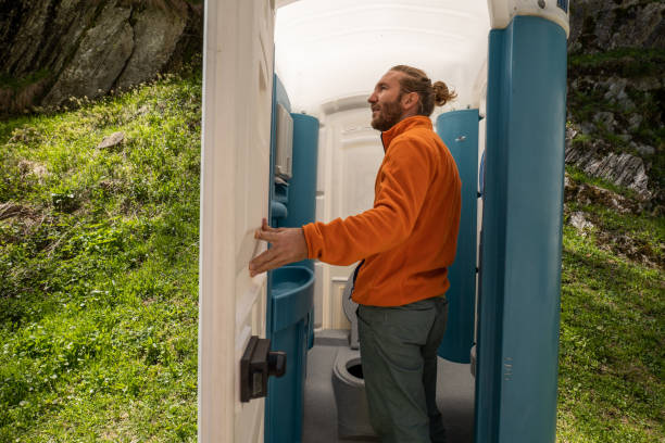 Portable Toilet Options We Offer in Pleasanton, TX